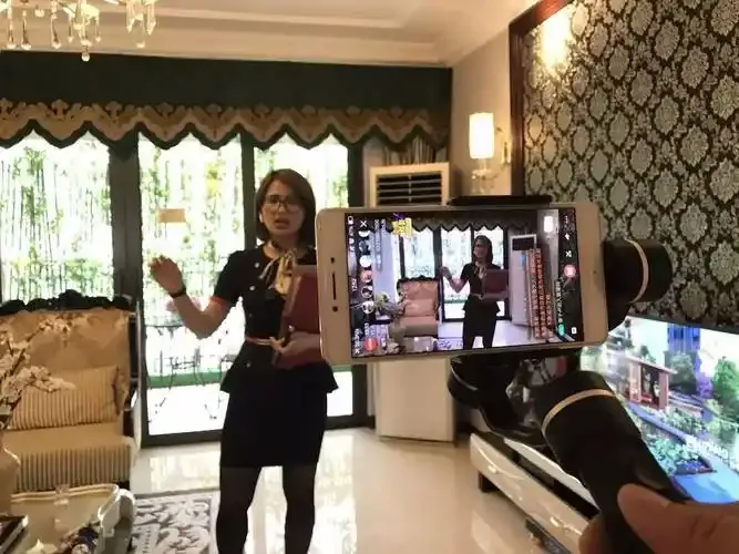 色网直播APP用户评价头像展示图